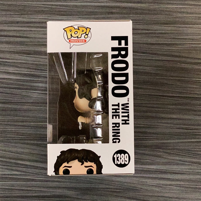 Funko POP! Movies: The Lord of The Rings - Frodo w/ The Ring (2023 SDCC)(Damaged Box)[A] #1389