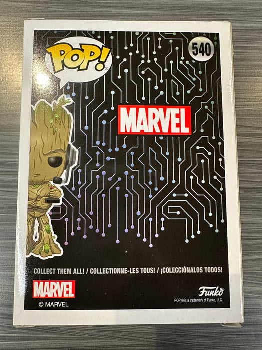 Funko POP! Marvel: Groot [Gamer](GameStop)(CHASE)(Damaged Box)  #540
