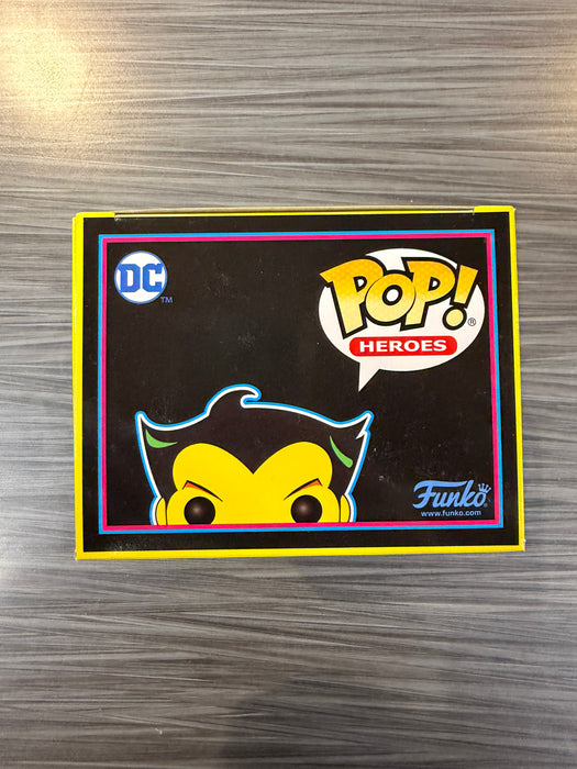 Funko POP! Heroes: DC - The Joker (2023 SDCC)(Damaged Box*)  #375