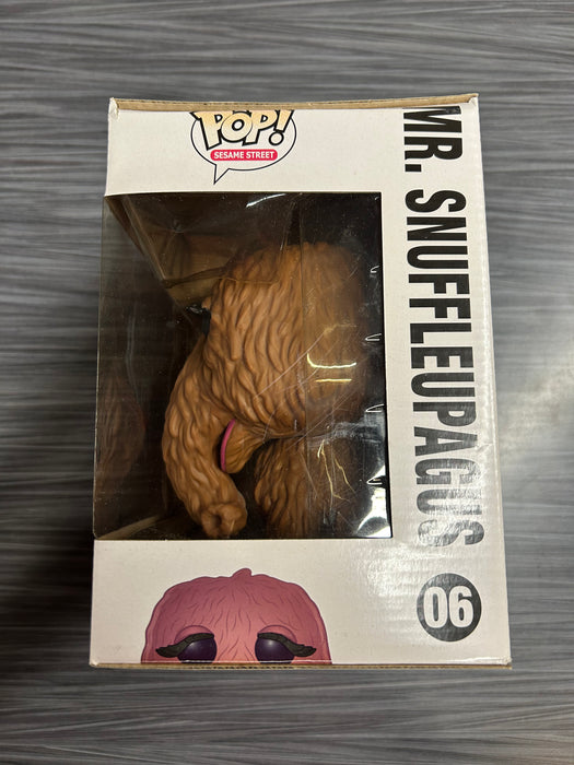 Funko POP! Sesame Street: Sesame Street - Mr. Snuffleupagus (Damaged Box) #06