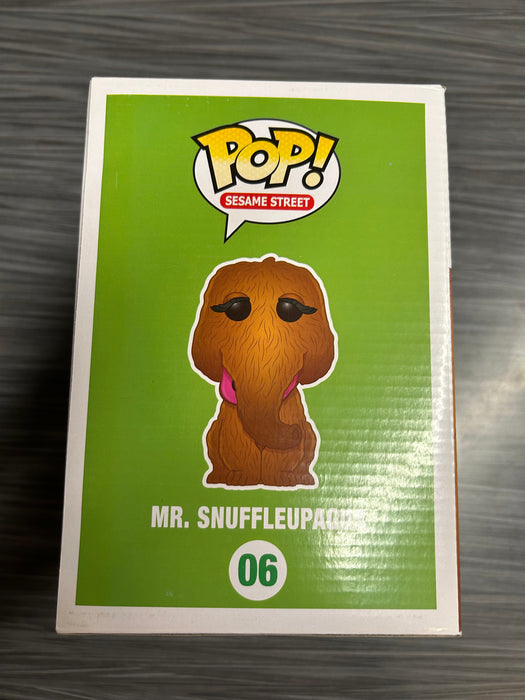 Funko POP! Sesame Street: Sesame Street - Mr. Snuffleupagus (Damaged Box) #06