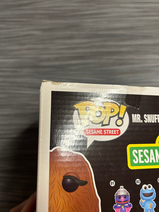 Funko POP! Sesame Street: Sesame Street - Mr. Snuffleupagus (Damaged Box) #06