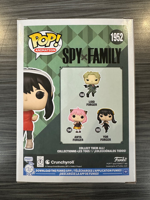 Funko POP! Plus Animation: Spy X Family - Yor Forger (Funko Sticker/ Pre-Release Chalice)(CHASE)(Damaged Box) #1952