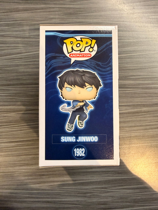 Funko POP! Animation: Solo Leveling - Sung Jinwoo (GiTD)(CHASE)(Damaged Box) [A] #1982
