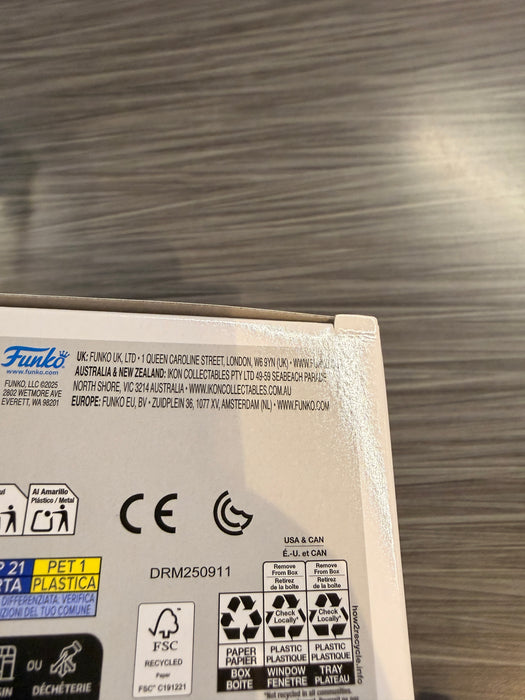 Funko POP! Animation: Solo Leveling - Sung Jinwoo (GiTD)(CHASE)(Damaged Box) [B] #1982