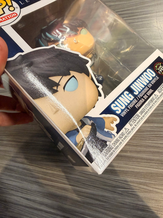 Funko POP! Animation: Solo Leveling - Sung Jinwoo (GiTD)(CHASE)(Damaged Box) [B] #1982