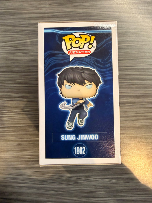 Funko POP! Animation: Solo Leveling - Sung Jinwoo (GiTD)(CHASE)(Damaged Box) [C] #1982