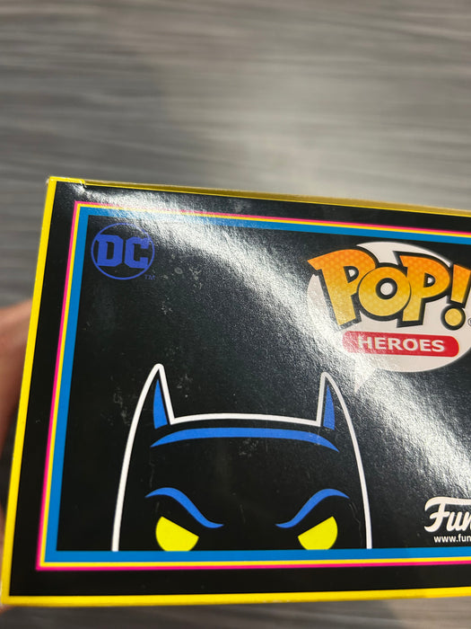 Funko POP! Batman The Animated Series: Batman (BlackLight)(Hot Topic)(Signed/Kevin Conroy/JSA)(Damaged Box) #369