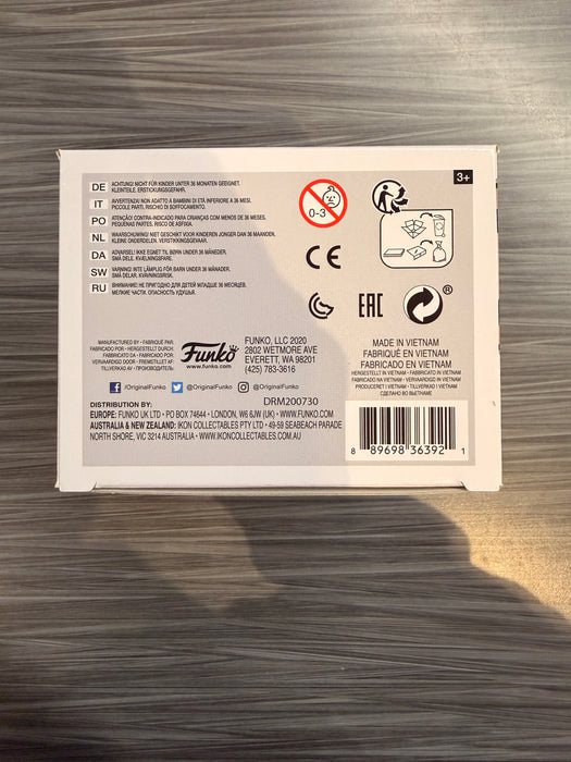 Funko POP! Games: God of War - Kratos [With The Blades Of Chaos](GiTD)(GameStop)(Damaged Box) #154