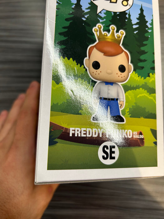 Funko POP! Camp Fundays: Freddy Funko As Waldo (2023 Camp Fundays)(850 PCS)(Damaged Box) #SE