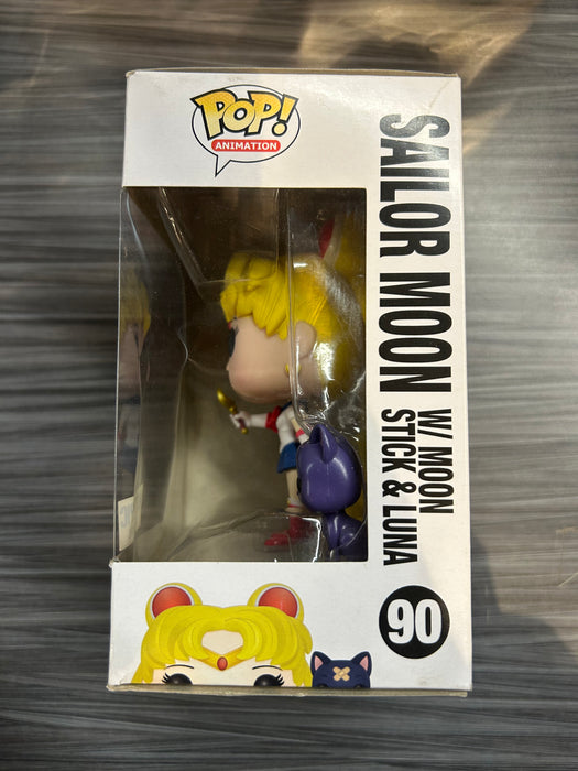 Funko POP! Animation: Sailor Moon - Sailor Moon w/ Moon Stick & Luna (Hot Topic)(Damaged Box*) #90