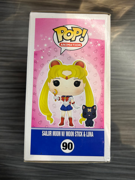 Funko POP! Animation: Sailor Moon - Sailor Moon w/ Moon Stick & Luna (Hot Topic)(Damaged Box*) #90