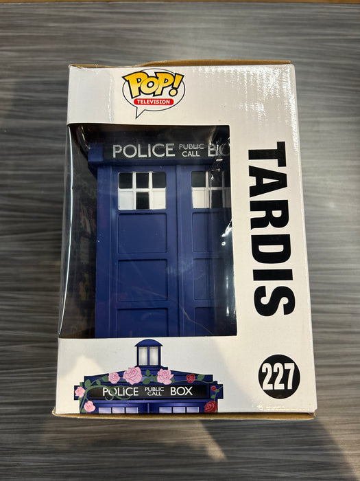 Funko POP! Television: Doctor Who - Tardis [Clara Tribute] (Damaged Box*) #227
