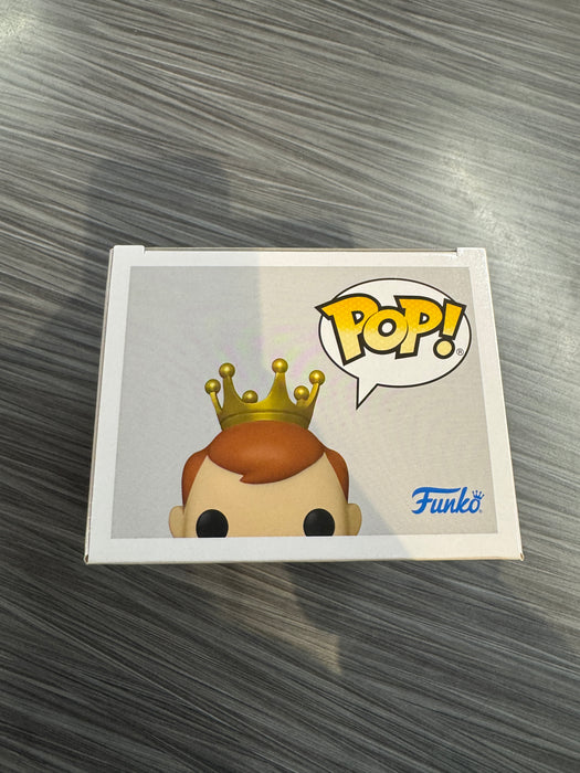Funko POP! Camp Fundays: Freddy Funko As Luke Skywalker with Grogu (2023 Camp Fundays)(4,000 PCS)(Damaged Box) #SE