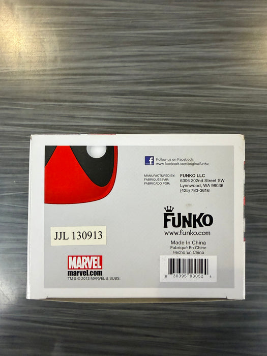 Funko POP! Marvel: Marvel Universe - Deadpool (Hot Topic)(Damaged Box) #20