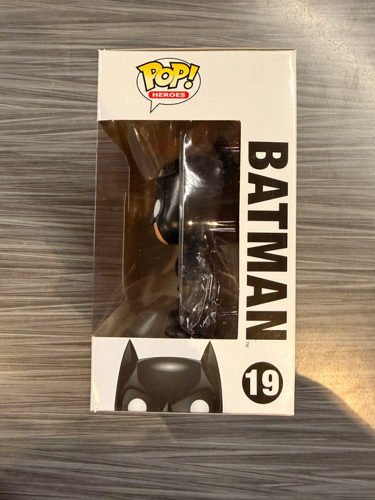 Funko POP! Heroes: The Dark Knight Trilogy - Batman (Damaged Box) #19