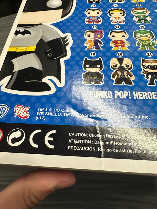 Funko POP! Heroes: DC Universe - Batman [9 inch] (CHASE/No Sticker)(Damaged Box)