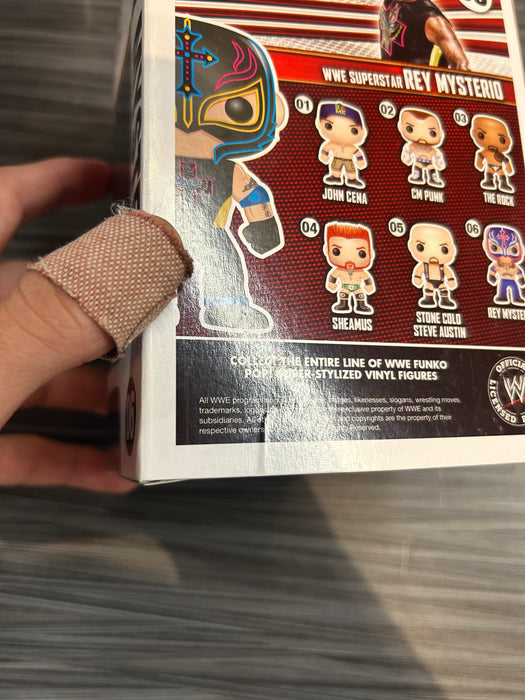 Funko POP! WWE: Rey Mysterio (2014 Convention Exclusive)(Damaged Box) #06
