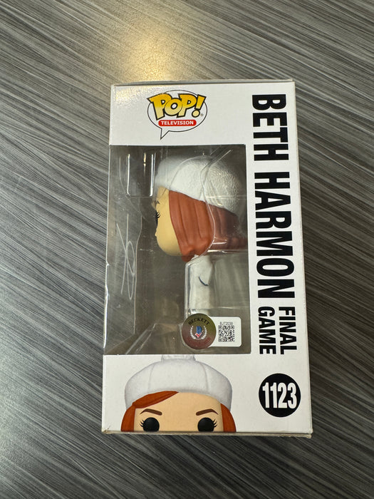 Funko POP! Television: The Queen's Gambit - Beth Harmon Final Game (Signed/Anya Taylor-Joy/Beckett)(Damaged Box) #1123