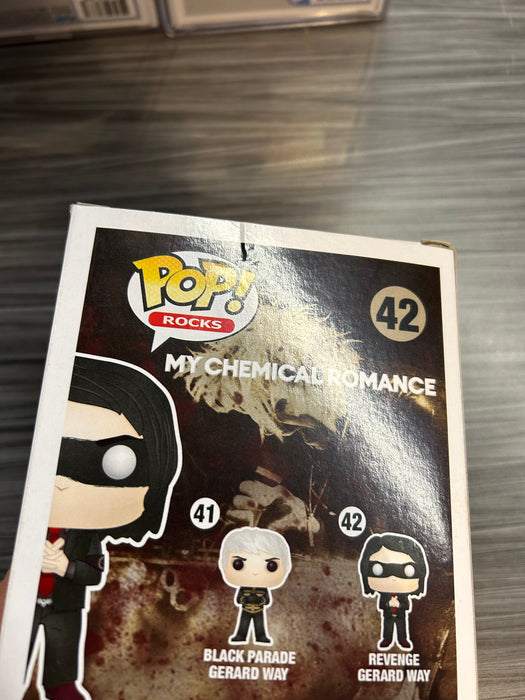 Funko POP! Rocks: MCR - Revenge Gerard Way (Hot Topic)(Damaged Box) #42