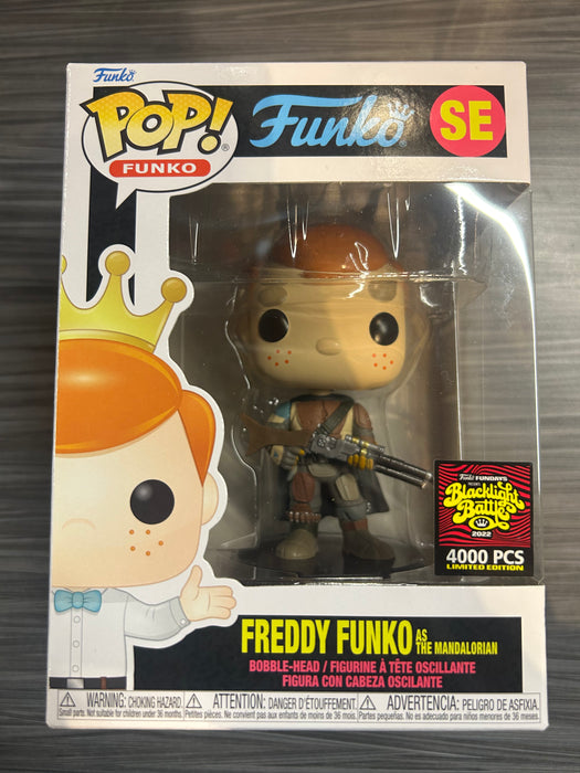 Funko POP! Freddy Funko As The Mandalorian (2022 Blacklight Battle)(4000 PCS)(Damaged Box) #SE