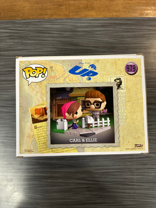 Funko POP! Disney Pixar: UP - Carl & Ellie (2020 NYCC)(Damaged Box) #979