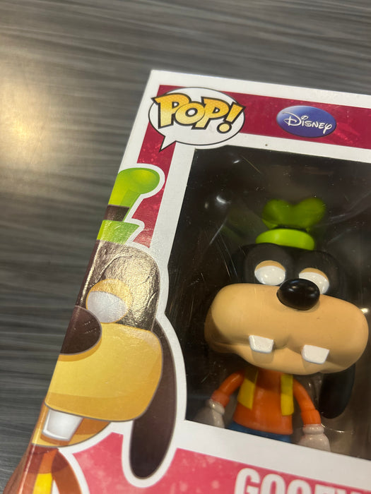 Funko POP! Disney: Goofy (Damaged Box*) #38