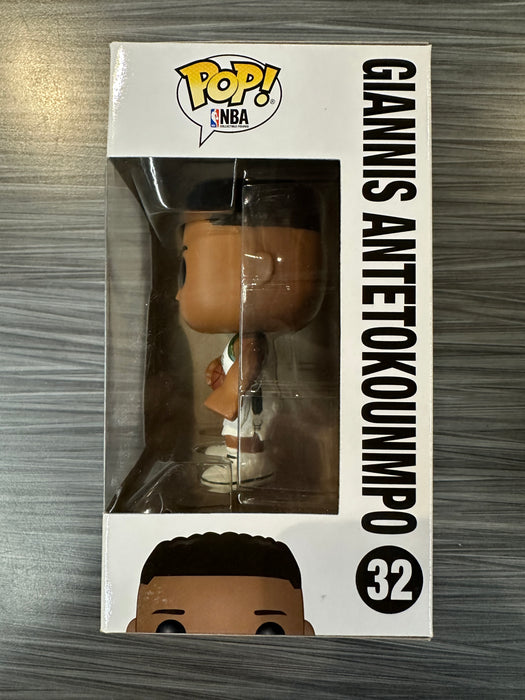 Funko POP! Sports: NBA - Giannis Antetokounmpo (Damaged Box) [A] #32