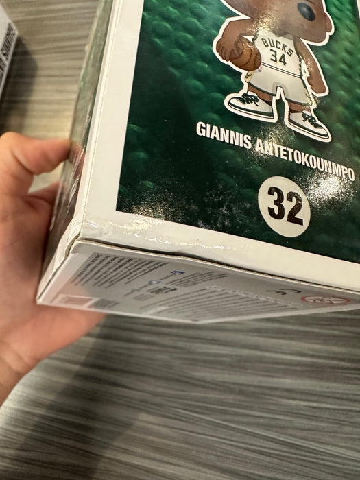 Funko POP! Sports: NBA - Giannis Antetokounmpo (Damaged Box) [A] #32