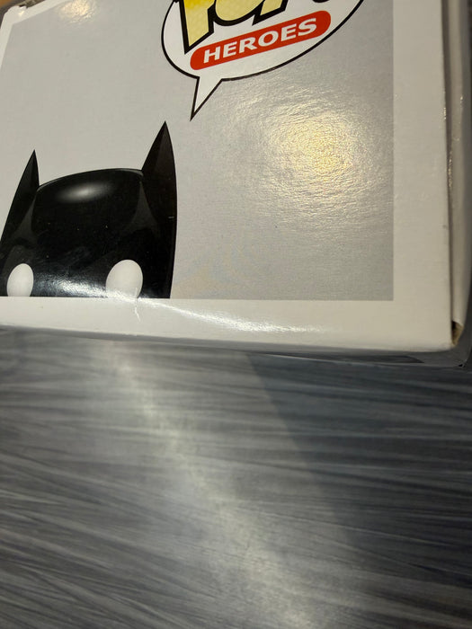 Funko POP! Heroes: The Dark Knight Trilogy - Batman (Damaged Box)[B] #19