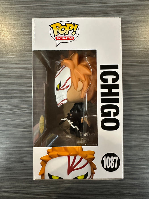 Funko POP! Bleach: Ichigo (CHASE)(AAA Exclusive)(Damaged Box)[B] #1087