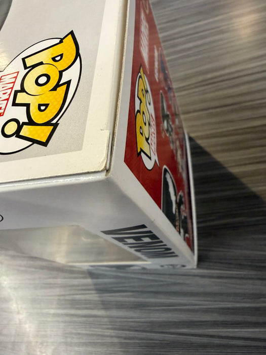 Funko POP! Marvel: Venom (Exclusive)(Damaged Box*) #82