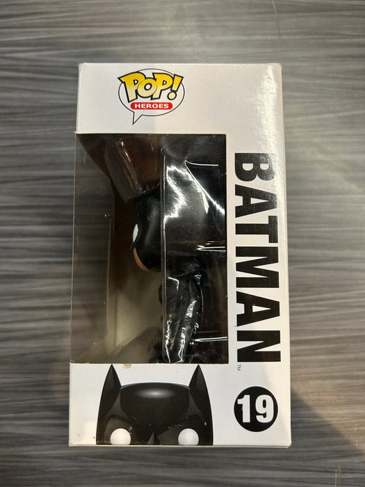 Funko POP! Heroes: The Dark Knight Trilogy - Batman (Damaged Box)[A] #19