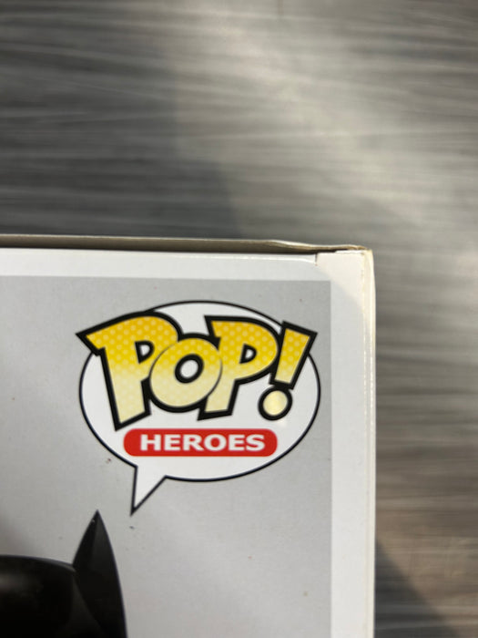 Funko POP! Heroes: The Dark Knight Trilogy - Batman (Damaged Box)[A] #19