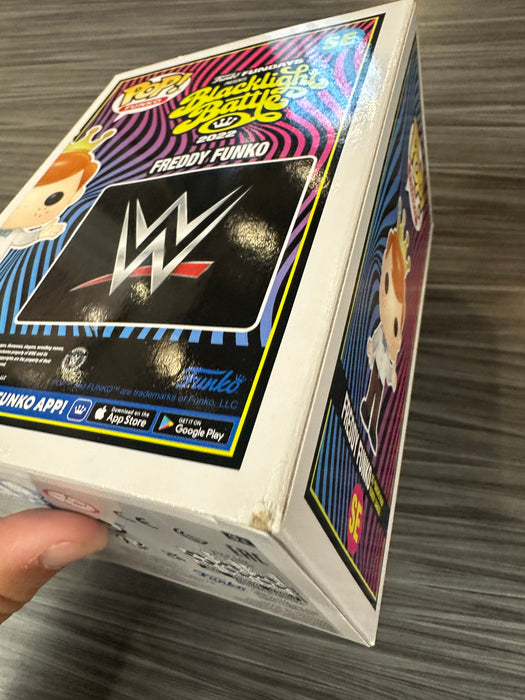 Funko POP! Freddy Funko As "Macho Man" Randy Savage (2022 Blacklight Battle)(2000 PCS)(Damaged Box) [A] #SE