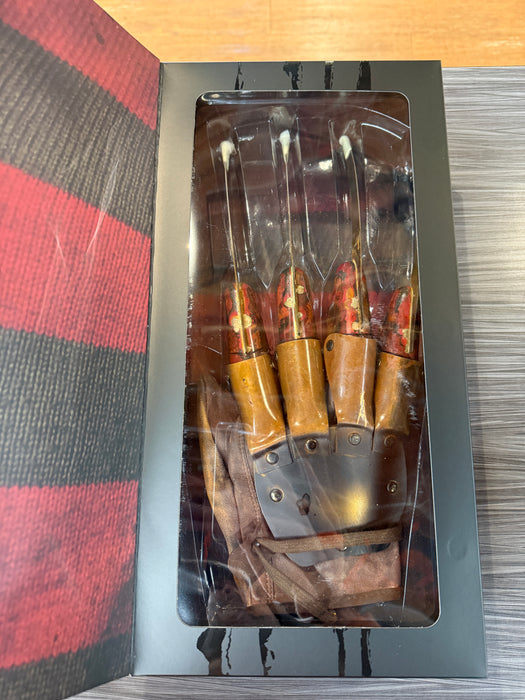 A Nightmare on Elm Street 3: Dream Warriors - Deluxe Freddy Krueger Glove
