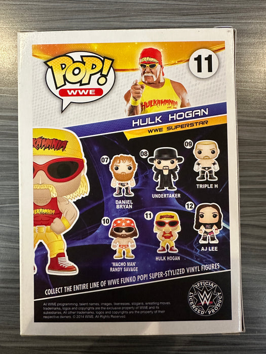 Funko POP! WWE: Hulk Hogan [Red Shirt] (Damaged Box*) #11