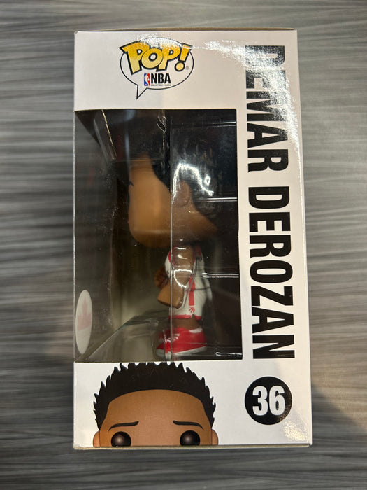 Funko POP! Basketball: Toronto Raptors - DeMar DeRozan (Exclusive)(Damaged Box) #36