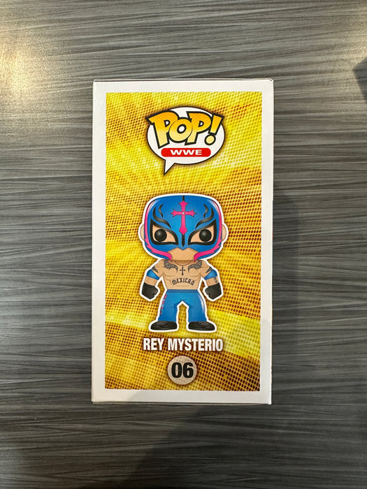 Funko POP! WWE: Rey Mysterio (7-11)(Damaged Box) #06