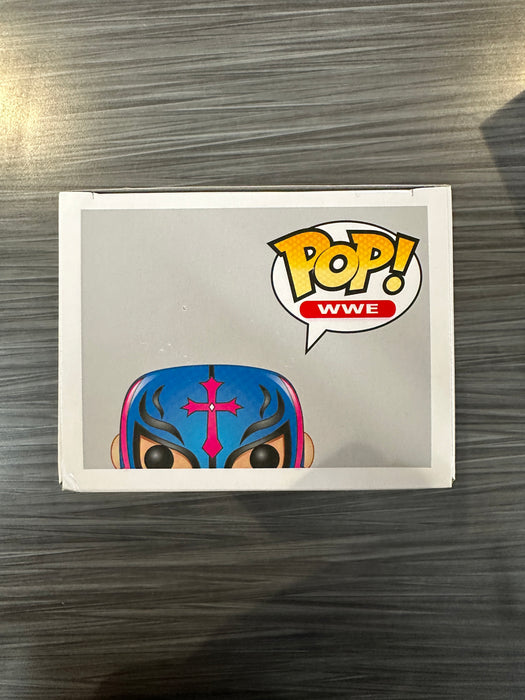 Funko POP! WWE: Rey Mysterio (7-11)(Damaged Box) #06