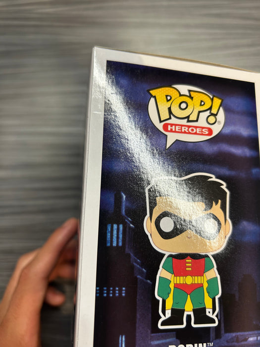 Funko POP! Heroes: Batman The Animated Series - Robin (Damaged Box*) #153