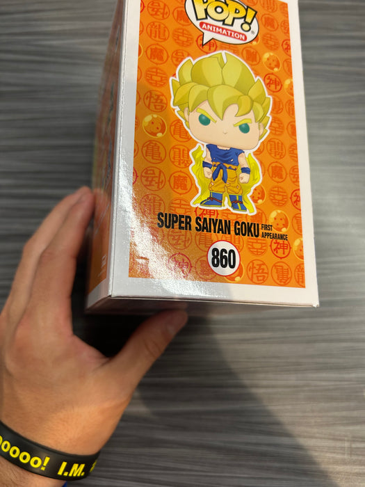 Funko POP! Animation: DragonBall Z - Super Saiyan Goku (First Appearance)(GiTD)(Go! Sticker)(Damaged Box) #860