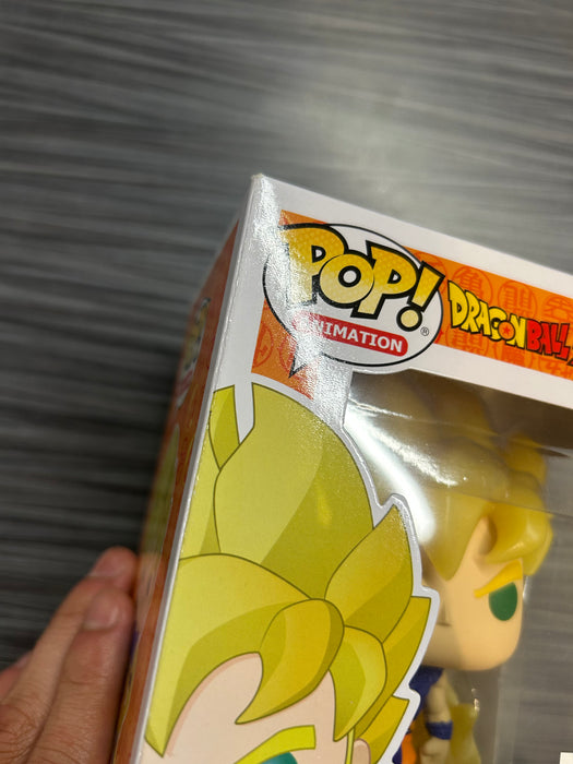 Funko POP! Animation: DragonBall Z - Super Saiyan Goku (First Appearance)(GiTD)(Go! Sticker)(Damaged Box) #860