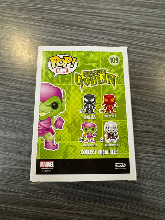 Funko POP! Marvel: Green Goblin (Walgreens)(CHASE)(Damaged Box)[A] #109