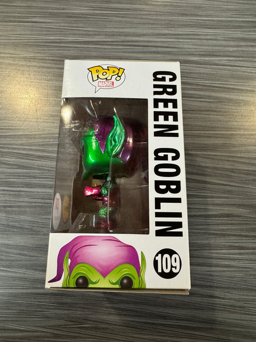 Funko POP! Marvel: Green Goblin (Walgreens)(CHASE)(Damaged Box)[A] #109
