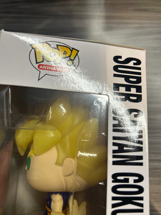 Funko POP! Animation: DragonBall Z - Super Saiyan Goku (First Appearance)(GiTD)(Go! Sticker)(Damaged Box*) #860