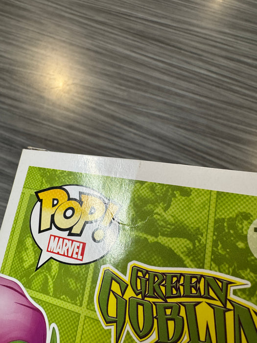 Funko POP! Marvel: Green Goblin (Walgreens)(CHASE)(Damaged Box)[A] #109