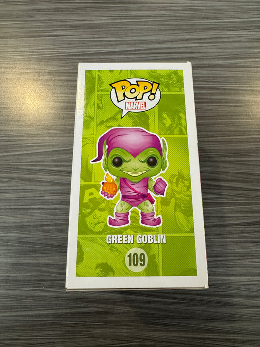 Funko POP! Marvel: Green Goblin (Walgreens)(CHASE)(Damaged Box)[B] #109