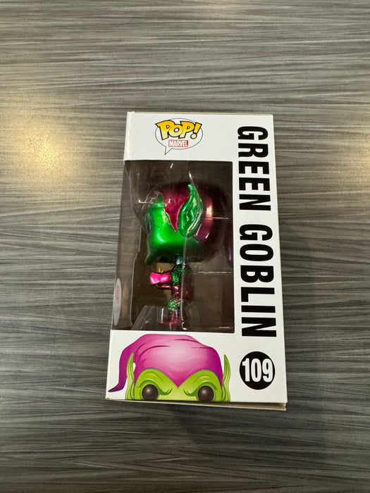 Funko POP! Marvel: Green Goblin (Walgreens)(CHASE)(Damaged Box)[B] #109