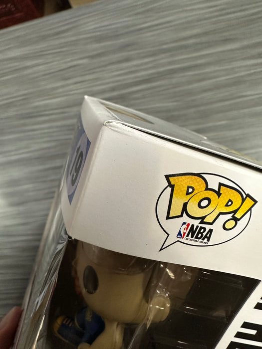 Funko POP! Sports: NBA - Stephen Curry (Damaged Box)(PopLife)[2015][B] #19